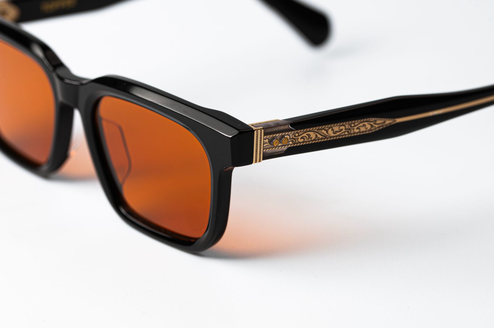 Topper Eyewear hero background